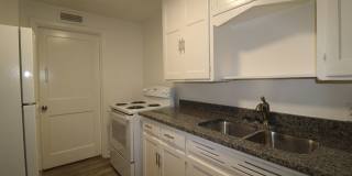 June FREE On This Updated 1 Bedroom 1 Bath Duplex in Navy Hill Area in Olathe Gallery 5