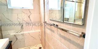 4710 Pine Tree Dr Gallery 26