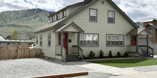 220 E Chelan Ave Gallery 1