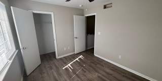 Northern Spacious 4 BDR Duplex Gallery 20