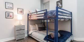 907 West School Gallery 10