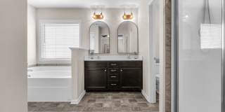 4 bedroom 2.5 bathroom home close to beaches, shopping, and Marine Corps Bases. Gallery 49