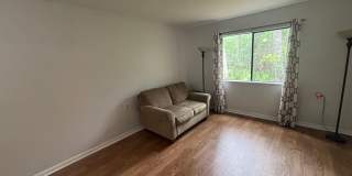 Newly renovated FIRST floor 2/2 - Will go fast Gallery 15