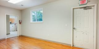 551 Westport Road Gallery 12