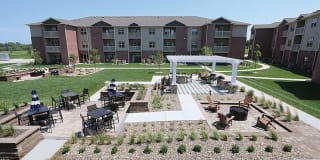 Lincoln Summit Falls Apartments & Townhomes Gallery 7