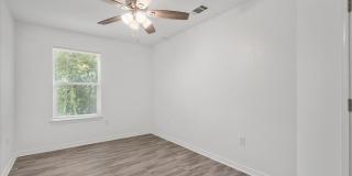 Spacious 4-Bedroom Townhome Gallery 14