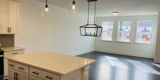 LIKE NEW IN PARK VUE! Townhome located across from Westside Park in Atlanta! MUST SEE! Gallery 5