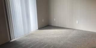 River Walk Apartments Gallery 77