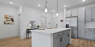 HōM at River Hills Gallery 24