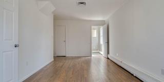 109 E River Road Gallery 16