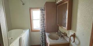 2 bedroom 1.5 Bathroom House! Gallery 4