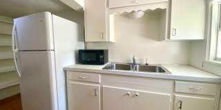 Unique Basement Unit in a Triplex- 309 E. 32nd- Available for July! Gallery 7