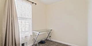 Spacious 3 Bed, 2 Bath Home with 1-Car Garage Near Downtown Kansas City Gallery 18
