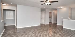 4BDRM, 3.5BA w/Fenced Yard in Sedona Woods! $2900/mo Gallery 43