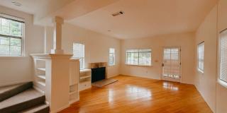 Welcome to This Charming 3BR/2BA Ocean Beach Coastal Home Gallery 7