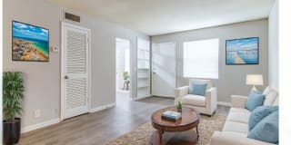 The Life at Arbor Creek Apartments Gallery 11