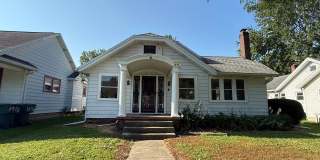 3 Bedroom Bungalow Near BSU - IU Health BMH 3 Bedroom Bungalow Near BSU - IU Health BMH Gallery 1