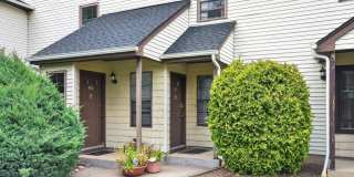 Charming 2BR Condo in Iselin Gallery 1
