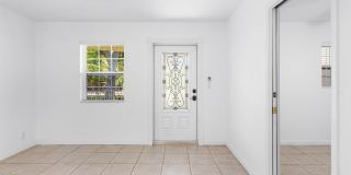 2100 NE 4th Avenue Gallery 3