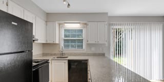 Williamsburg Manor Gallery 2