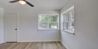 729 W 31st Terrace Gallery 19