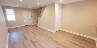 ⭐⭐⭐ UPDATED COZY 3 BEDROOMS AND 1.5 BATH HOME LOCATED IN NORTHEAST/LAWNCREST!!! ⭐⭐⭐ Gallery 3