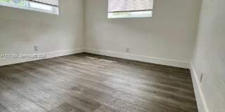 2620 NW 18th Ter Gallery 5