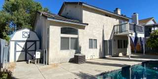Large Four Bed, Three Bath Home with a Pool Gallery 40