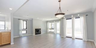2BR/2.5BA Townhouse with Bay Views + 3 Decks | 2-Car Garage | San Carlos | YouTube Tour Gallery 7