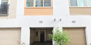 Upscale 2-BR Dual-Suite Condo in Downtown San Jose Gallery 21