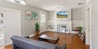 Adorable Cottage Just Steps from LSU's Campus and the Lakes! Adorable Cottage Just Steps from LSU's Campus and the Lakes! Gallery 4
