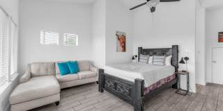 2488 Waterfront Park Gallery 38