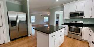 Stunning 4 Bedroom, 2.5 Bath Home Just 3 Blocks to Chesapeake Bay Gallery 12
