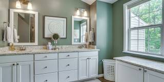 Stunning End Unit Townhome with 2 Car Garage Gallery 26