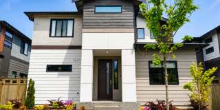 Stunning Black Diamond home-Ten Trails (Pinewood Plan) - Available Early to Mid June Gallery 1