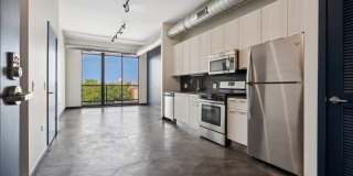 1645 N Milwaukee Ave Gallery 1