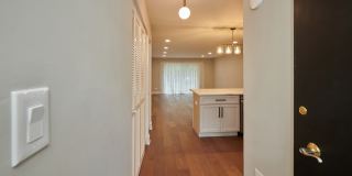 7074 N RIDGE Boulevard Gallery 15