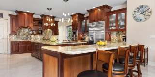 70 Bay Colony Ln Gallery 28