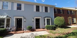2 Bedroom 2.5 Bathrooms Townhome Gallery 1