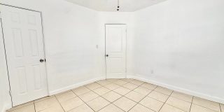 1607 E Maple Ave Gallery 16