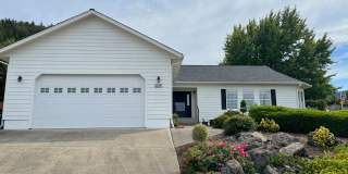 Beautiful 3 Bedroom House Gallery 1