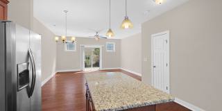 Beautiful 2-Bedroom Townhouse Near NCSU, Available June 15! Gallery 6