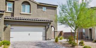 Strip View Gated 3 bd 2.5ba Townhouse in Black Mountain Henderson Quail Ridge community! Gallery 1