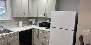 1 Bedroom Furnished Apartment in Rindge Gallery 1