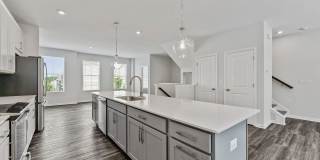 BRAND NEW Townhome located in Westside Bend! MUST SEE! Gallery 7
