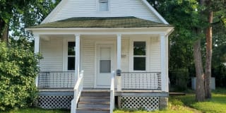 1317 Beard Street Gallery 1