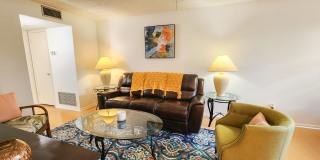 Coming Soon! Beautifully furnished 1 bedroom 1.5 bath condo Gallery 14