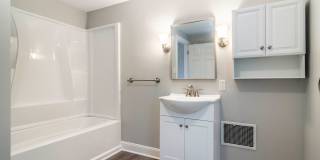 Stunning 4 bedroom home in Beechview available August 1! Gallery 7