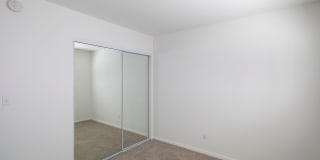 Large Upstairs Unit w/ a Fireplace Gallery 10