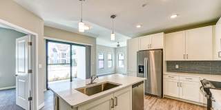 Imperial Crossing Luxury Apartment Homes Gallery 1